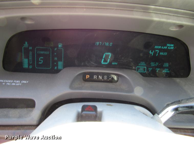 image for item DD3734 1996 Lincoln Town Car