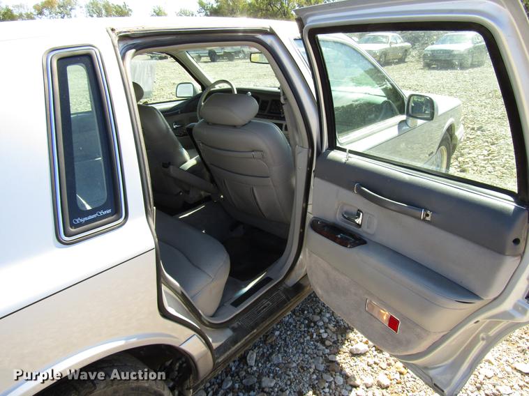 image for item DD3734 1996 Lincoln Town Car