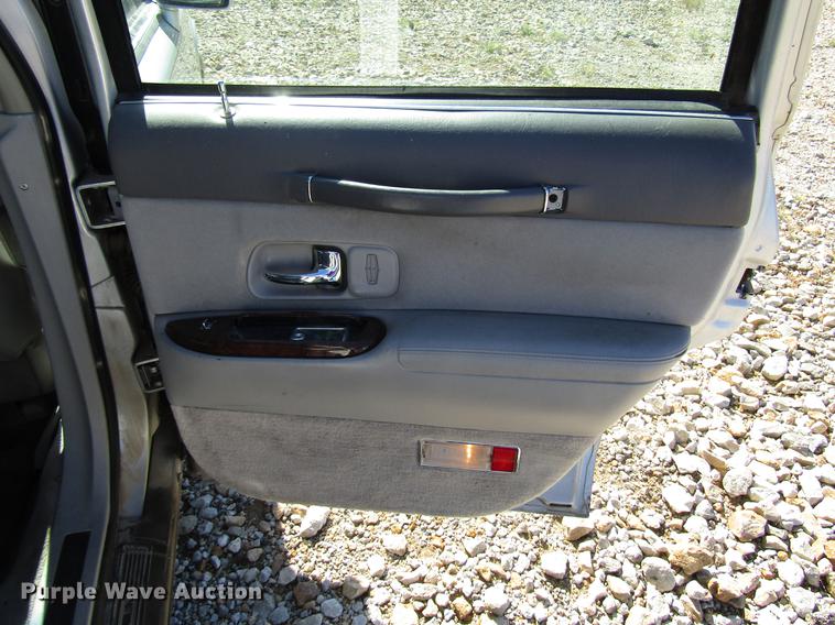 image for item DD3734 1996 Lincoln Town Car
