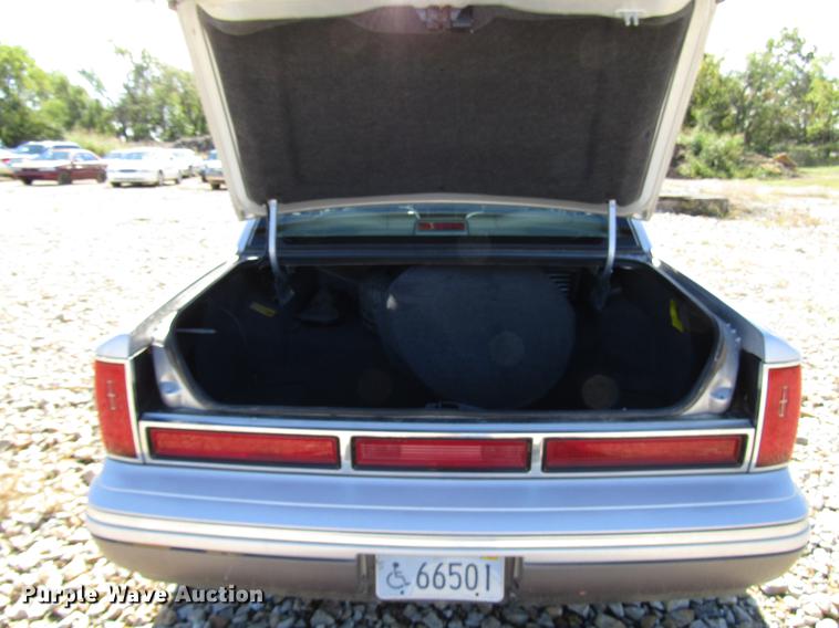 image for item DD3734 1996 Lincoln Town Car