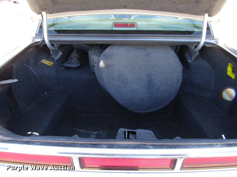 image for item DD3734 1996 Lincoln Town Car