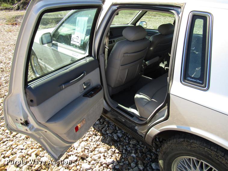image for item DD3734 1996 Lincoln Town Car