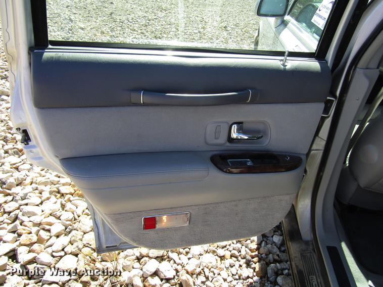 image for item DD3734 1996 Lincoln Town Car