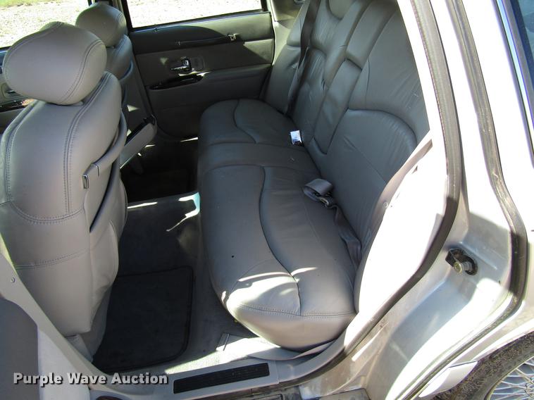 image for item DD3734 1996 Lincoln Town Car
