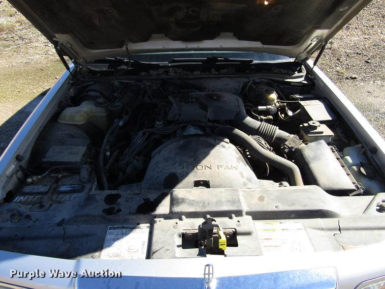 image for item DD3734 1996 Lincoln Town Car