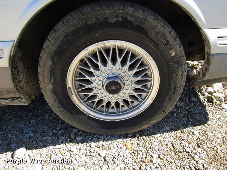 image for item DD3734 1996 Lincoln Town Car