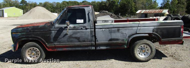image for item DD3735 1984 Ford F150 pickup truck