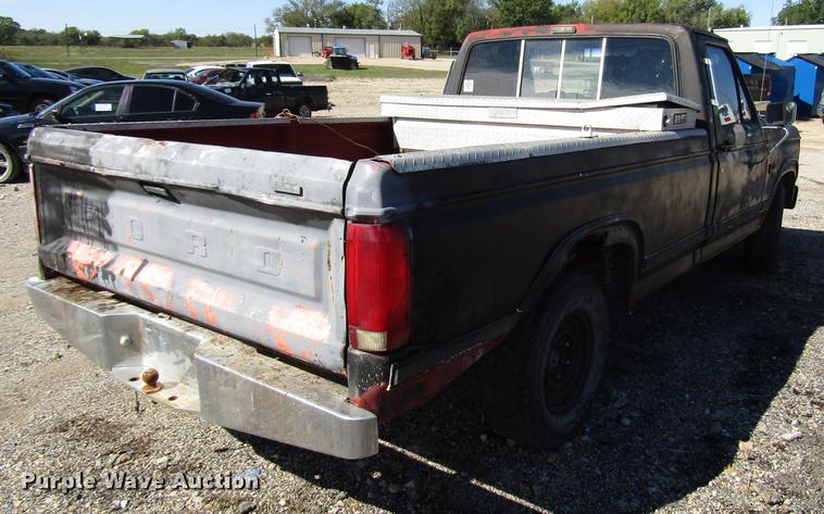 image for item DD3735 1984 Ford F150 pickup truck