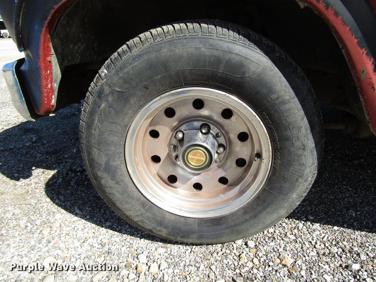 image for item DD3735 1984 Ford F150 pickup truck