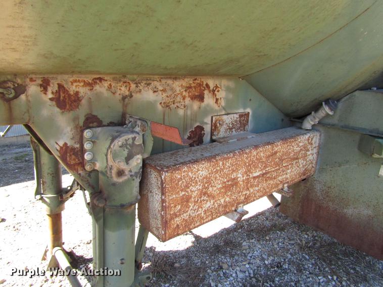 image for item DD3737 1968 IMP Omaha tank trailer