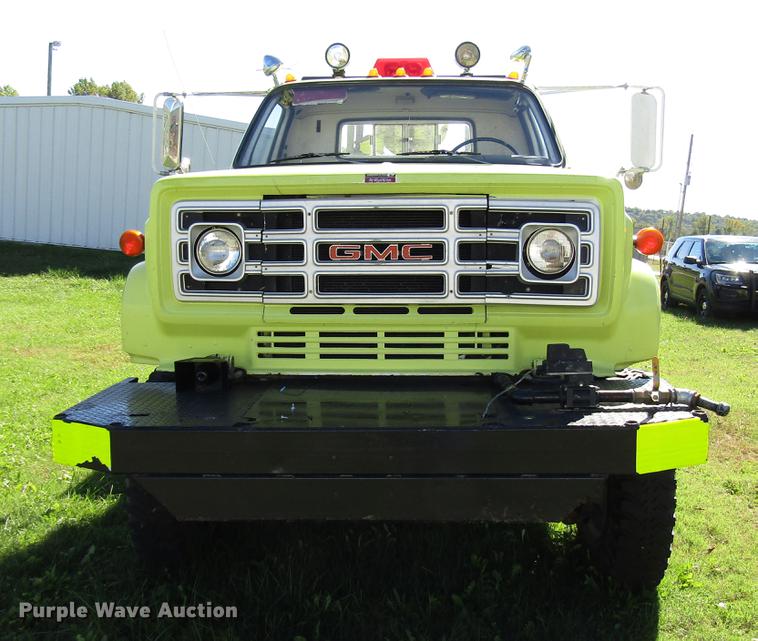 image for item DD3738 1990 GMC C6000 fire truck