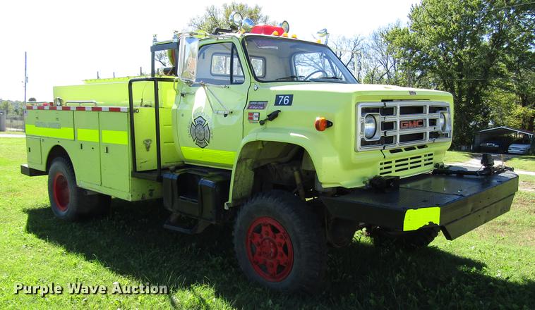 image for item DD3738 1990 GMC C6000 fire truck