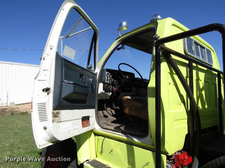 image for item DD3738 1990 GMC C6000 fire truck