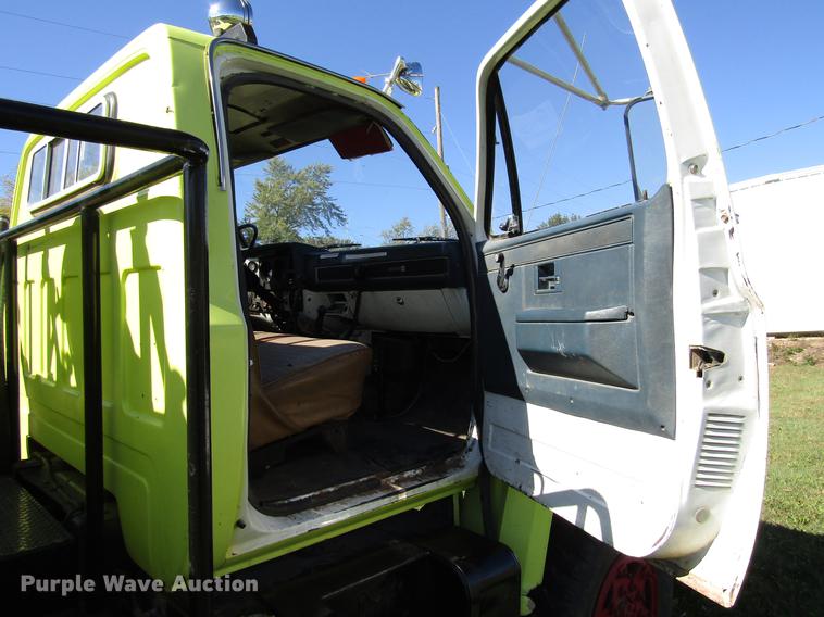 image for item DD3738 1990 GMC C6000 fire truck