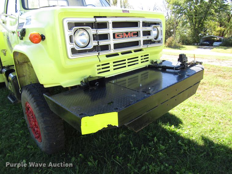 image for item DD3738 1990 GMC C6000 fire truck