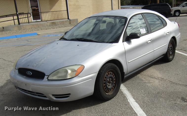image for item DD3748 2007 Ford Taurus