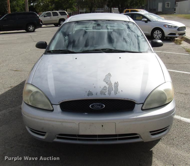 image for item DD3748 2007 Ford Taurus
