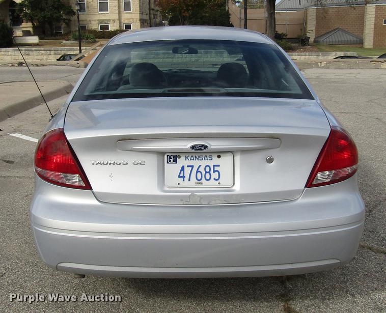 image for item DD3748 2007 Ford Taurus