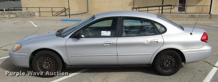 image for item DD3748 2007 Ford Taurus