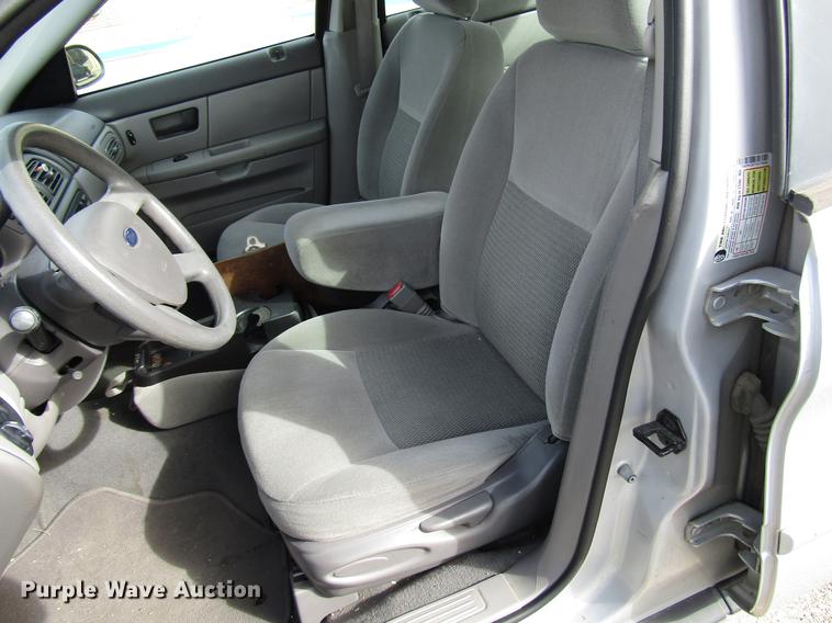 image for item DD3748 2007 Ford Taurus