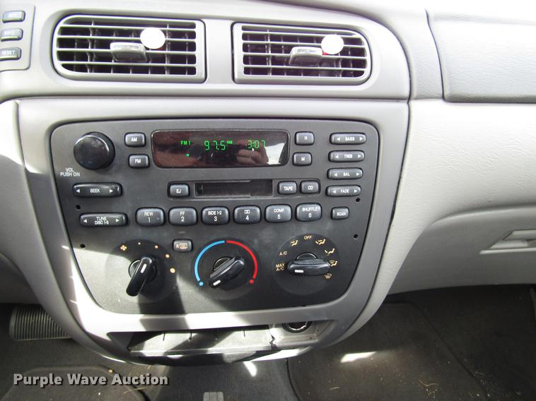 image for item DD3748 2007 Ford Taurus