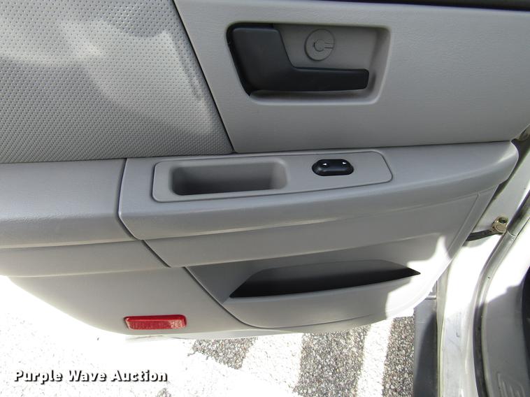 image for item DD3748 2007 Ford Taurus