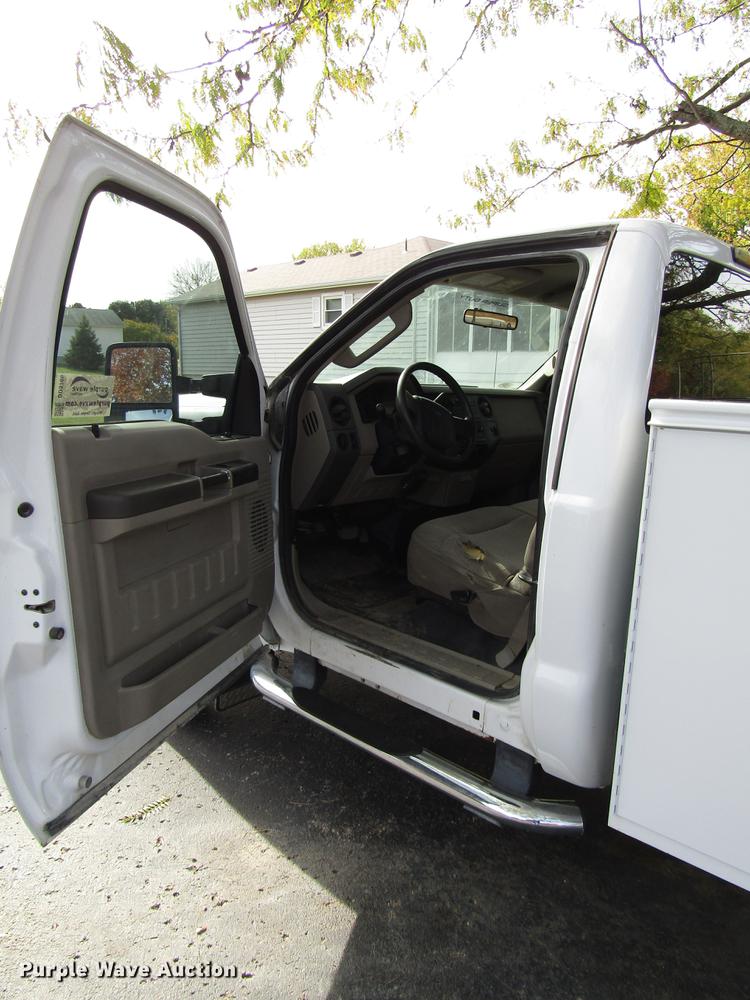 image for item DD3766 2008 Ford F350 Super Duty utility bed pickup truck