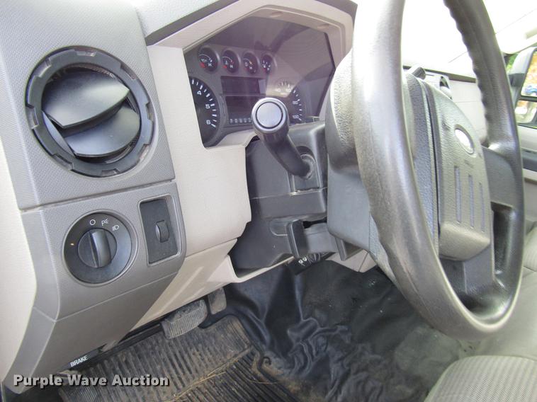 image for item DD3766 2008 Ford F350 Super Duty utility bed pickup truck