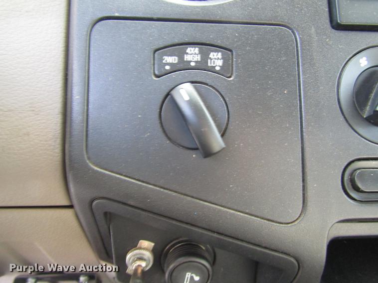 image for item DD3766 2008 Ford F350 Super Duty utility bed pickup truck