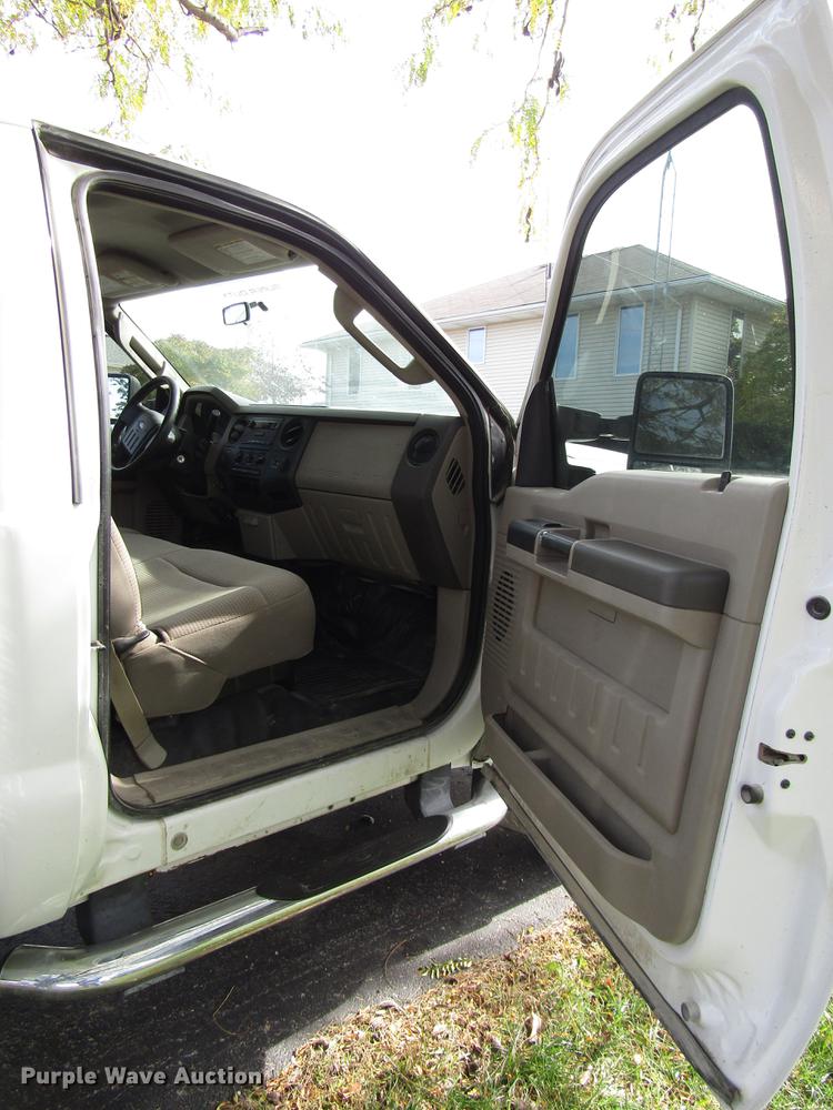 image for item DD3766 2008 Ford F350 Super Duty utility bed pickup truck