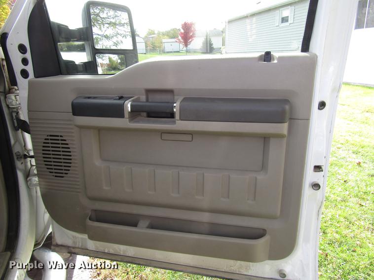 image for item DD3766 2008 Ford F350 Super Duty utility bed pickup truck