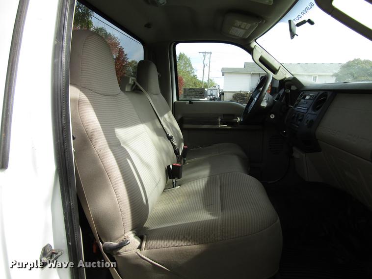 image for item DD3766 2008 Ford F350 Super Duty utility bed pickup truck