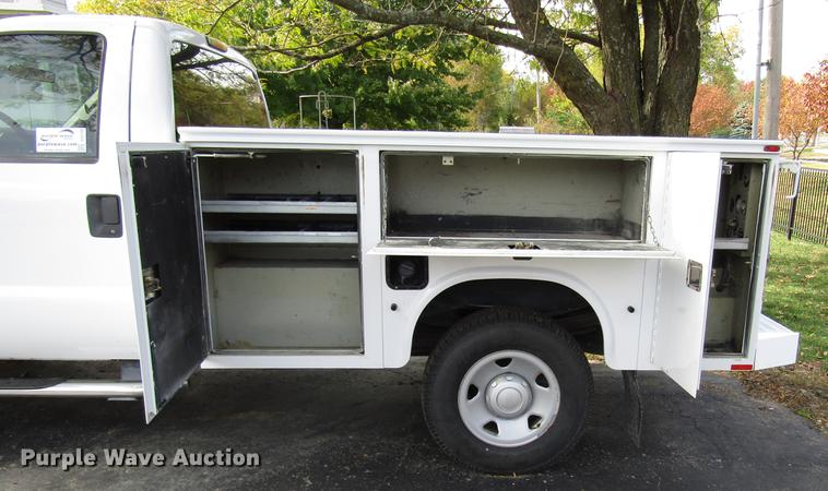 image for item DD3766 2008 Ford F350 Super Duty utility bed pickup truck