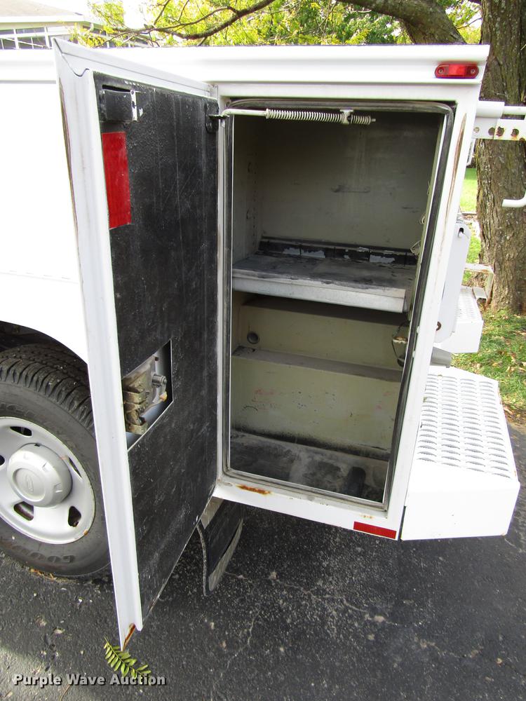 image for item DD3766 2008 Ford F350 Super Duty utility bed pickup truck
