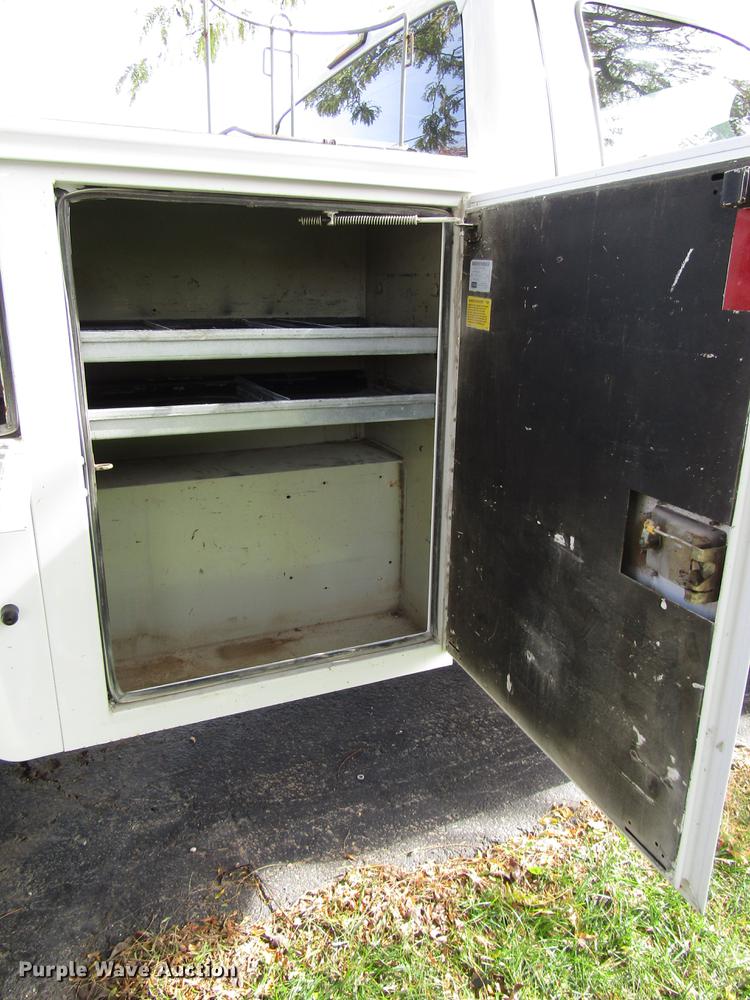 image for item DD3766 2008 Ford F350 Super Duty utility bed pickup truck