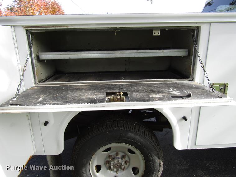 image for item DD3766 2008 Ford F350 Super Duty utility bed pickup truck