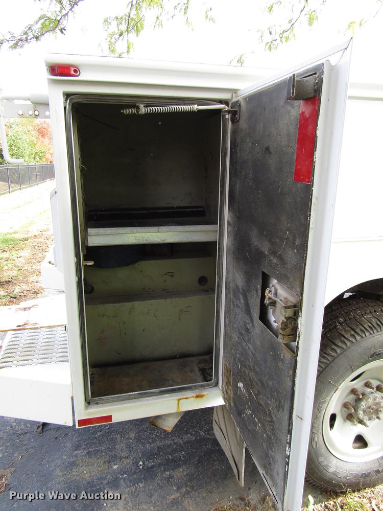 image for item DD3766 2008 Ford F350 Super Duty utility bed pickup truck