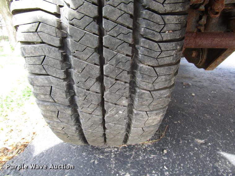 image for item DD3766 2008 Ford F350 Super Duty utility bed pickup truck