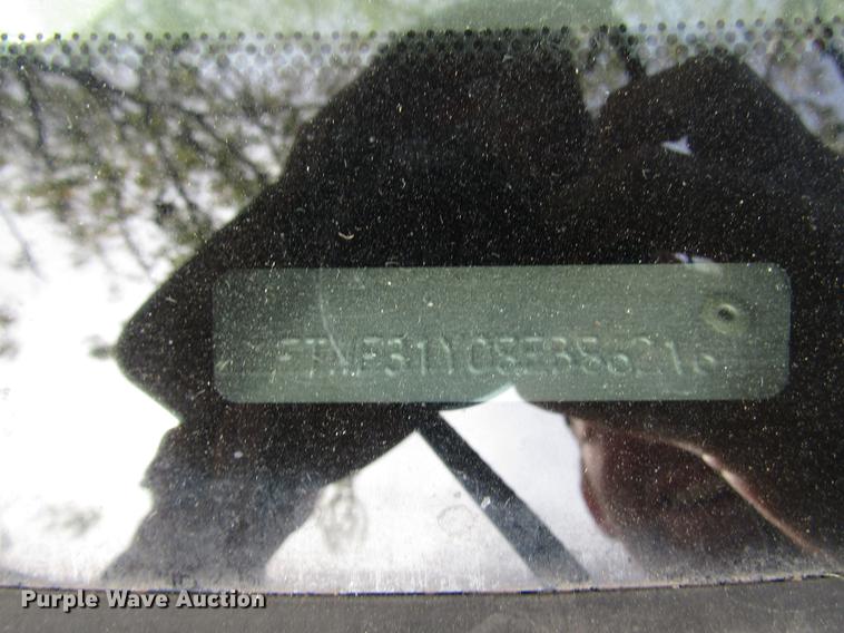 image for item DD3766 2008 Ford F350 Super Duty utility bed pickup truck