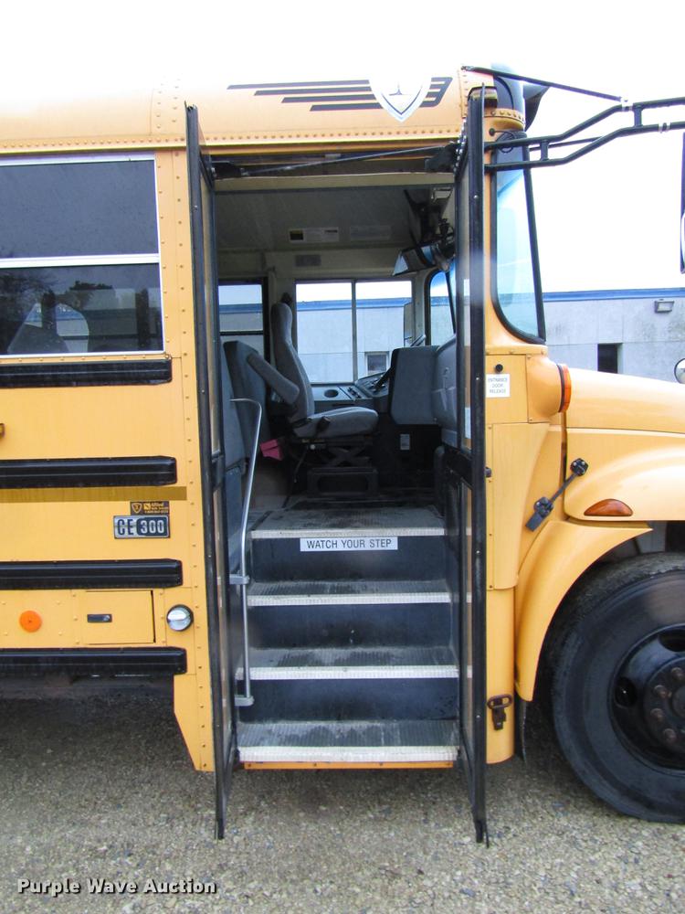 image for item DD3771 2007 International CE300 school bus
