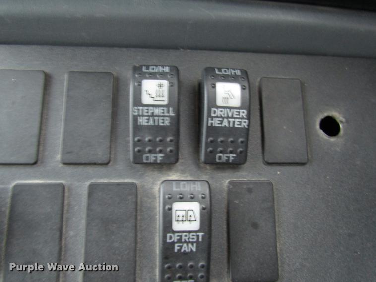 image for item DD3771 2007 International CE300 school bus