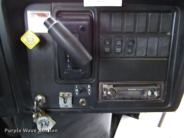 image for item DD3771 2007 International CE300 school bus