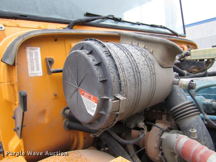 image for item DD3771 2007 International CE300 school bus