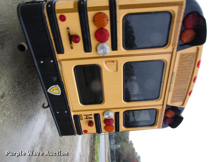 image for item DD3771 2007 International CE300 school bus