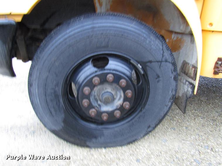 image for item DD3771 2007 International CE300 school bus