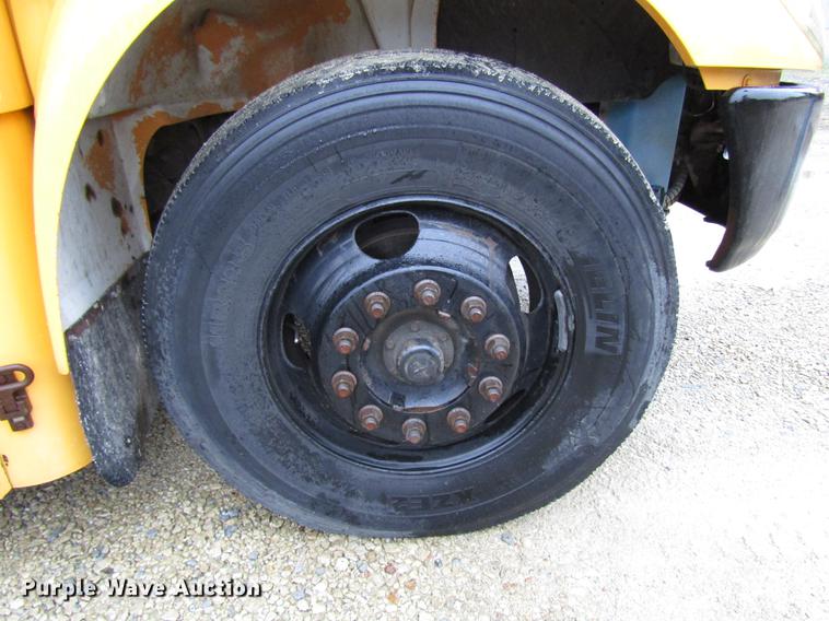 image for item DD3771 2007 International CE300 school bus