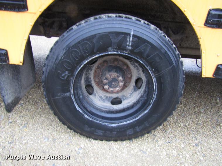 image for item DD3771 2007 International CE300 school bus