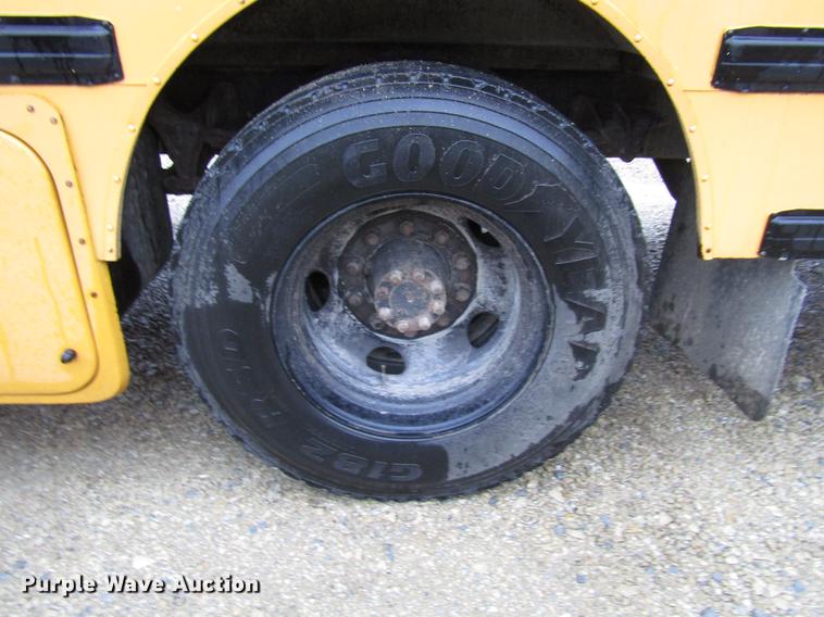 image for item DD3771 2007 International CE300 school bus