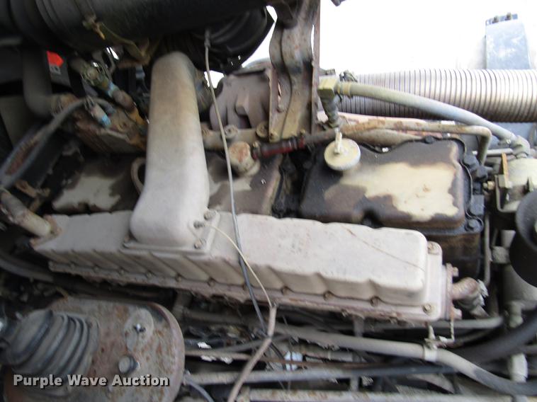 image for item DD3782 1985 Ford CL9000 semi truck