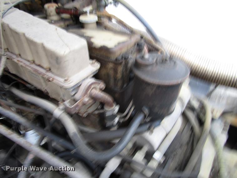 image for item DD3782 1985 Ford CL9000 semi truck